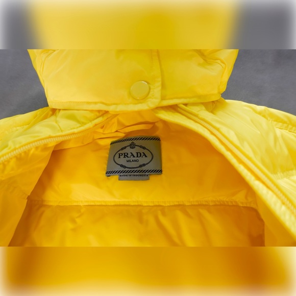 PRADA Womens Jacket with removable hood
Sz 38/US4 -  Yellow - Picture 6 of 9